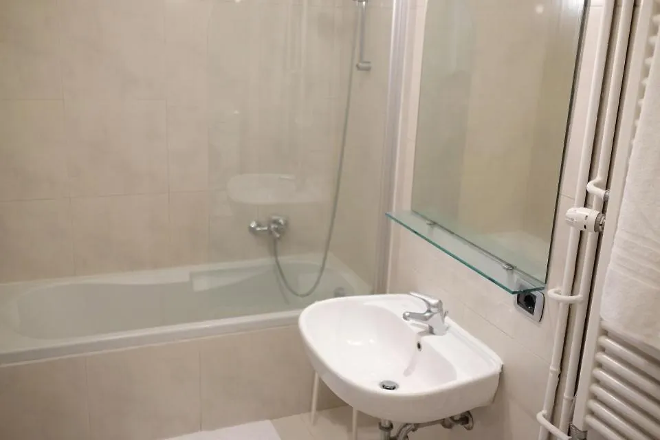 Fauche11 Apartment Milan